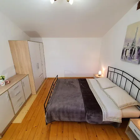 Dina Villa Tar-Vabriga
